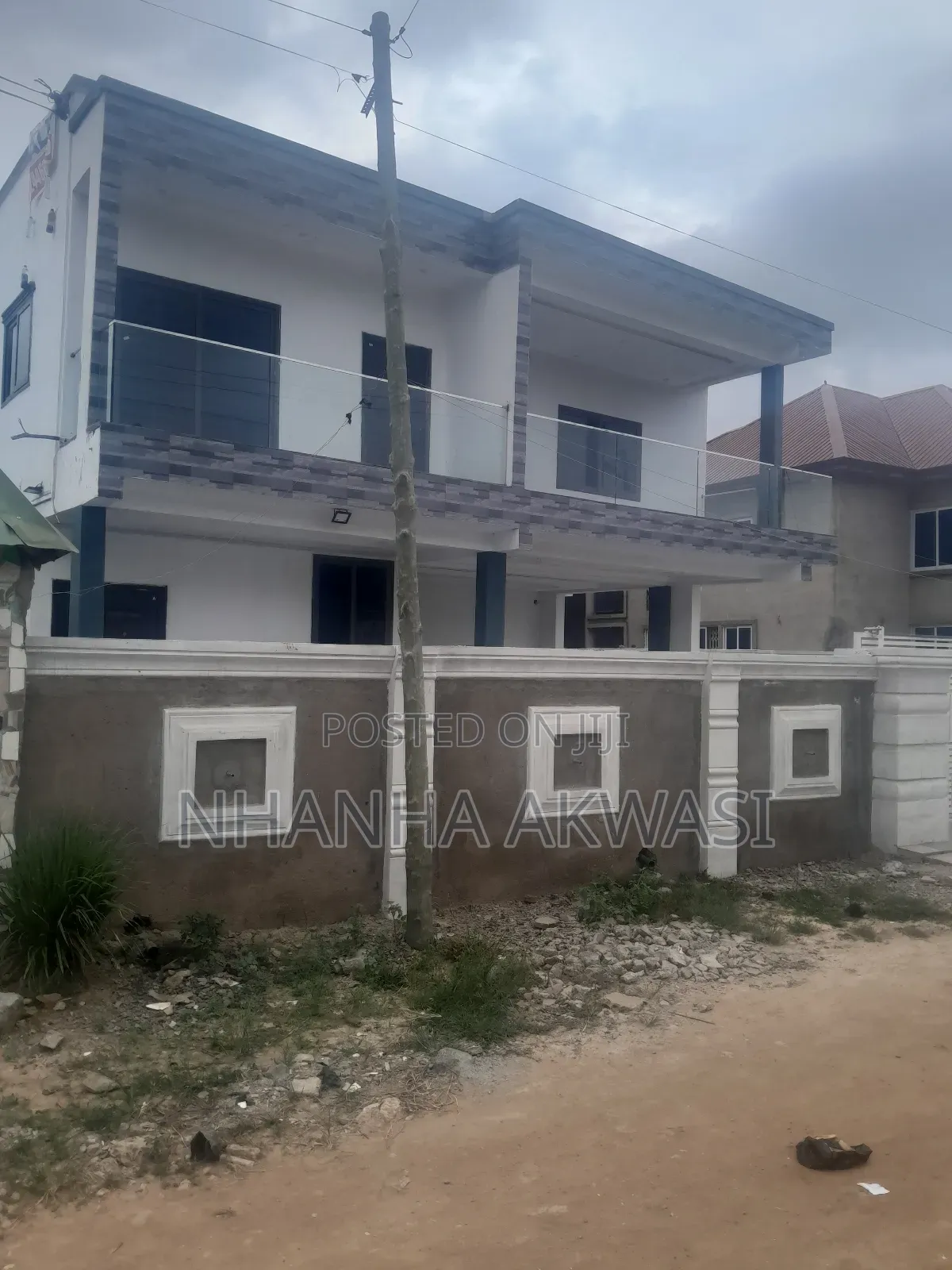 5bdrm House in Lashibi, Tema Metropolitan for sale