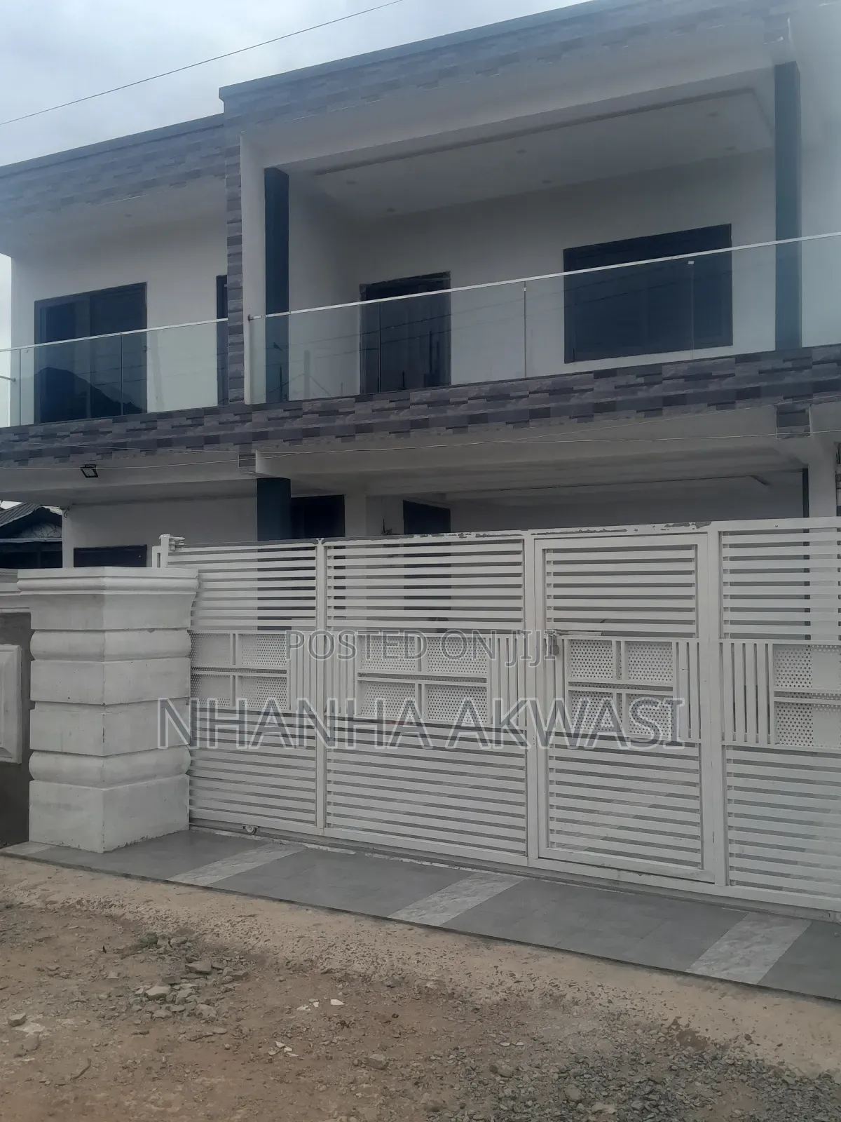 5bdrm House in Lashibi, Tema Metropolitan for sale