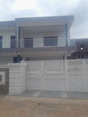 5bdrm House in Lashibi, Tema Metropolitan for sale