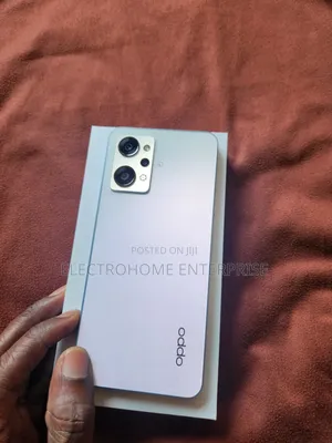 New Oppo Reno7 5G 128 GB Silver