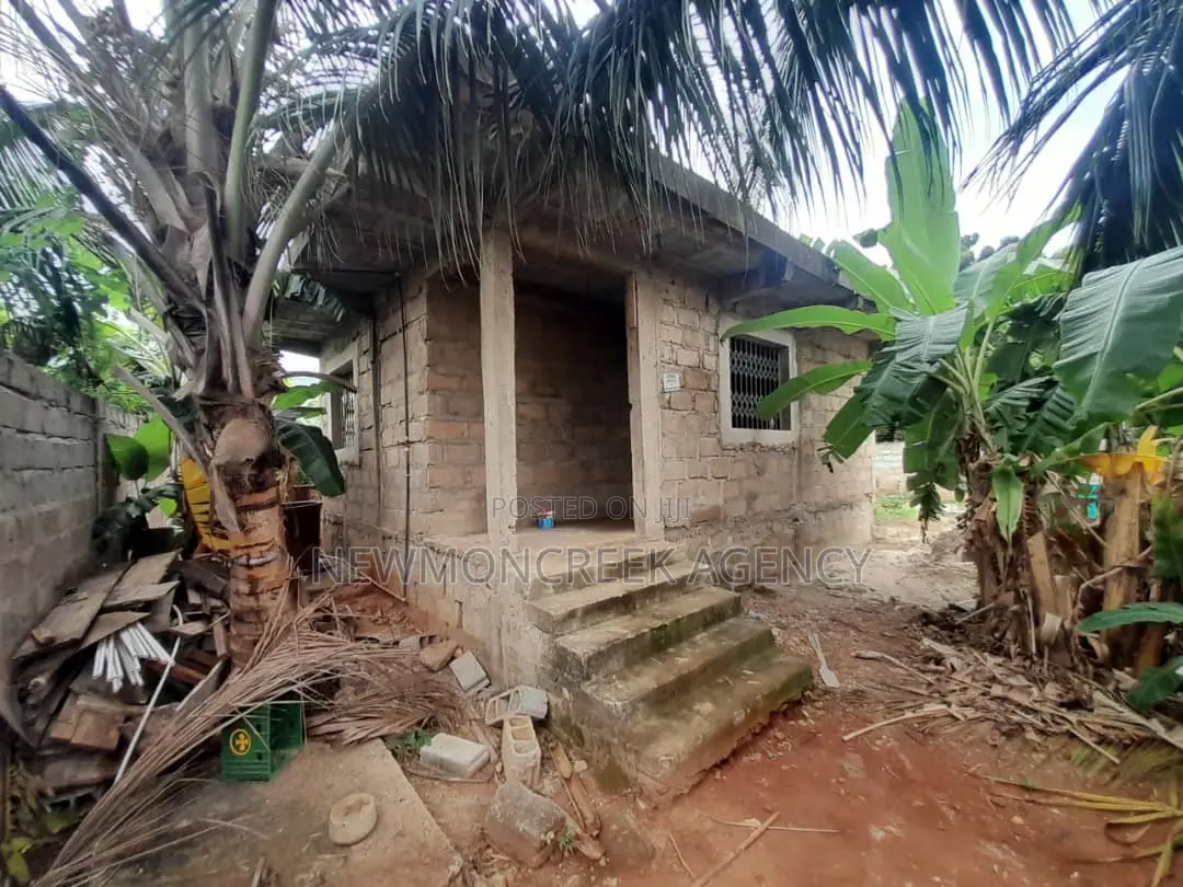 4bdrm Duplex in Dodowa Hospital, Accra Metropolitan for sale
