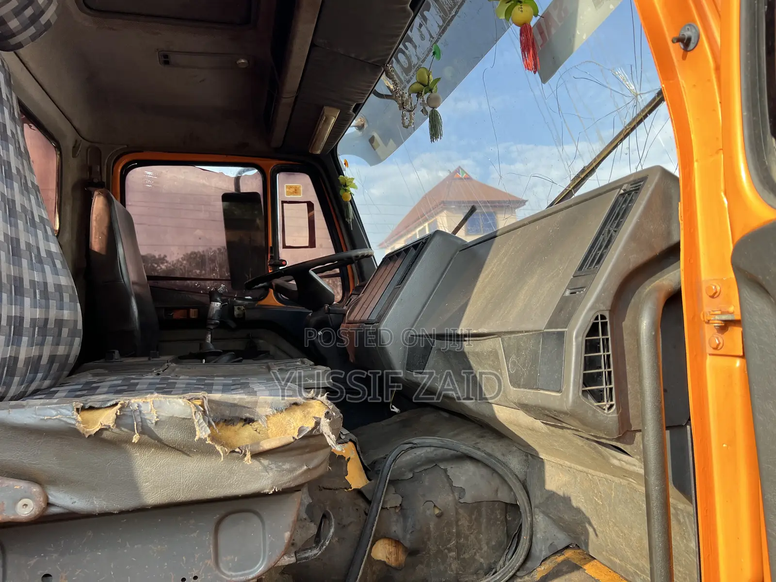 Mercedes Benz Dump Truck 4*4