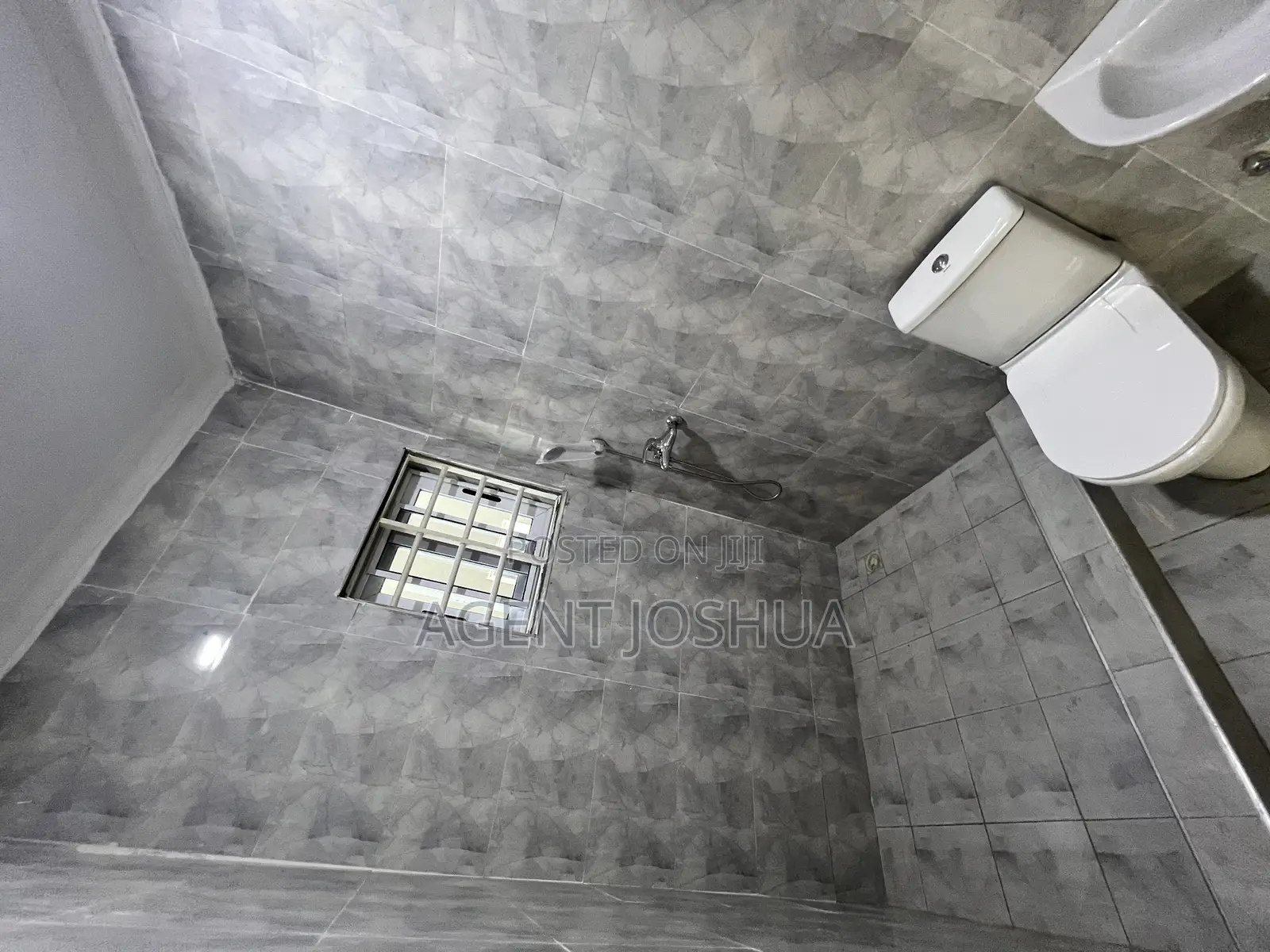 4bdrm House in Justice Tawiah, Spintex for sale