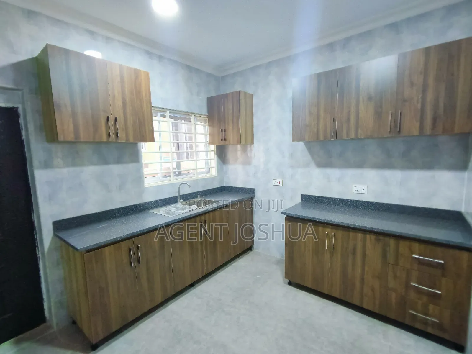 3bdrm House in Justice Tawiah, Spintex for sale
