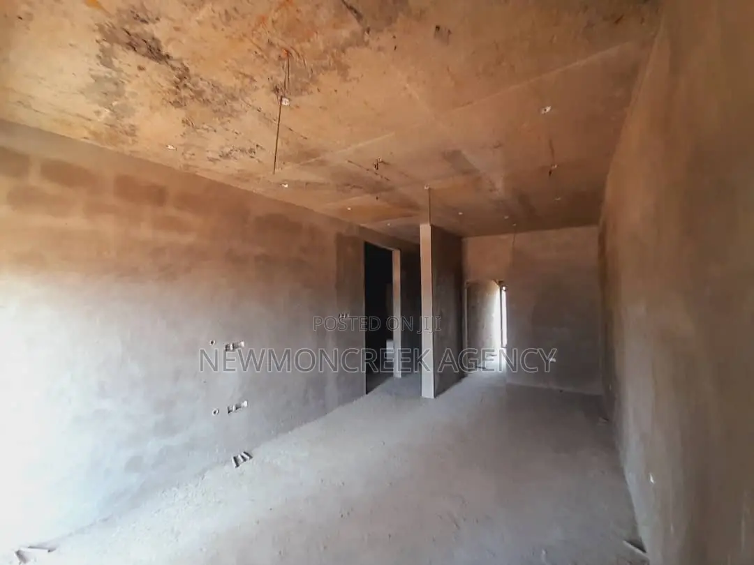 12bdrm Duplex in Amrahia,Adenta, Accra Metropolitan for sale