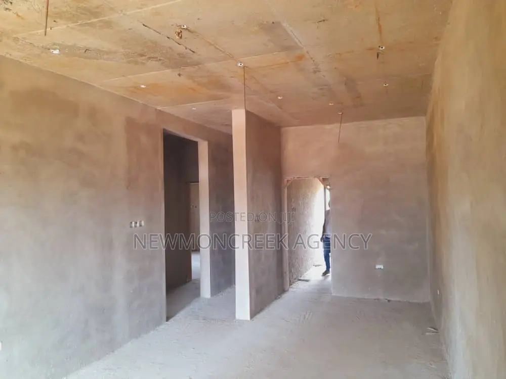 12bdrm Duplex in Amrahia,Adenta, Accra Metropolitan for sale