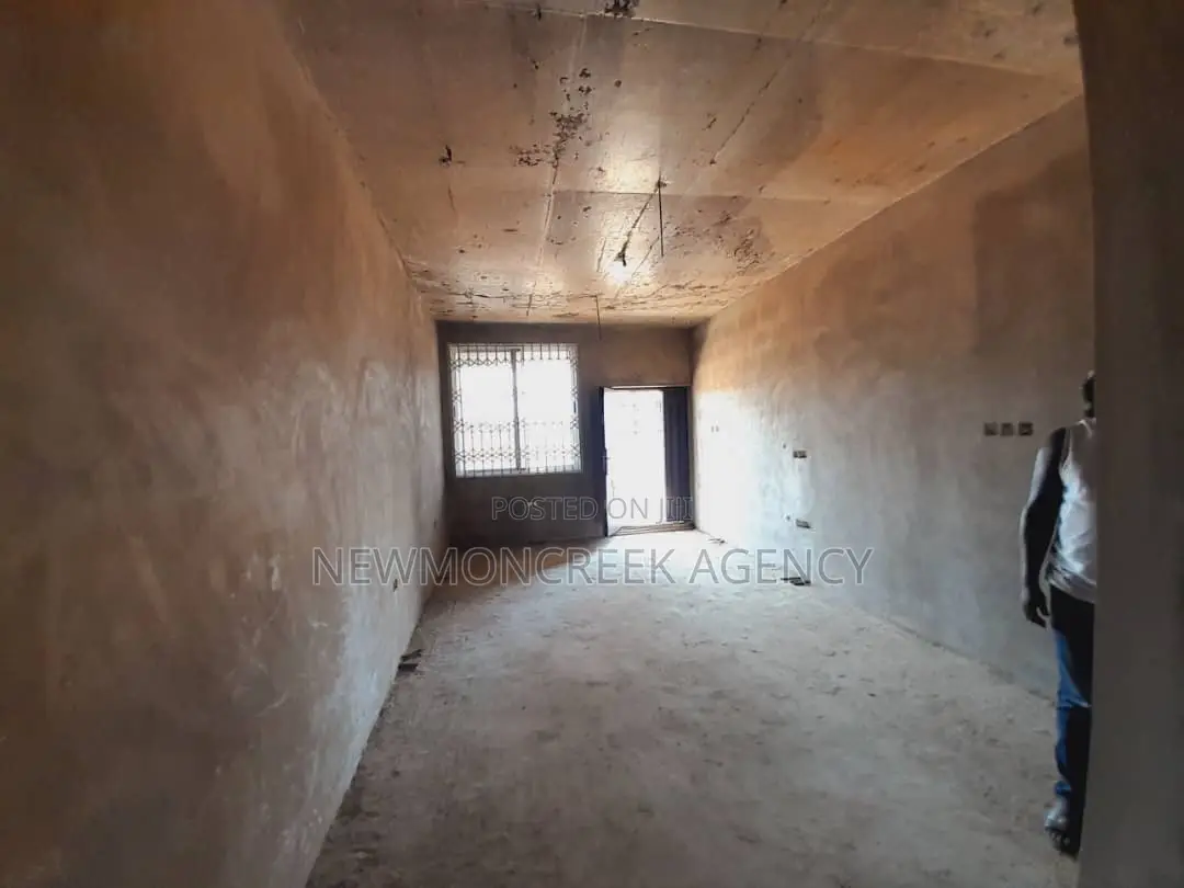 12bdrm Duplex in Amrahia,Adenta, Accra Metropolitan for sale