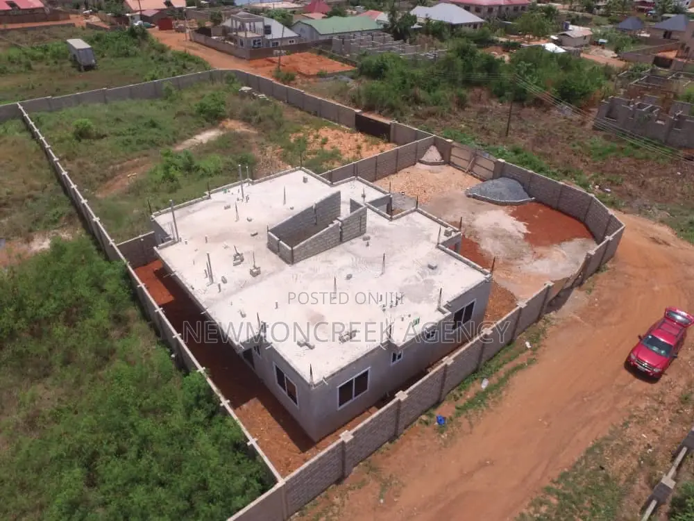 12bdrm Duplex in Amrahia,Adenta, Accra Metropolitan for sale