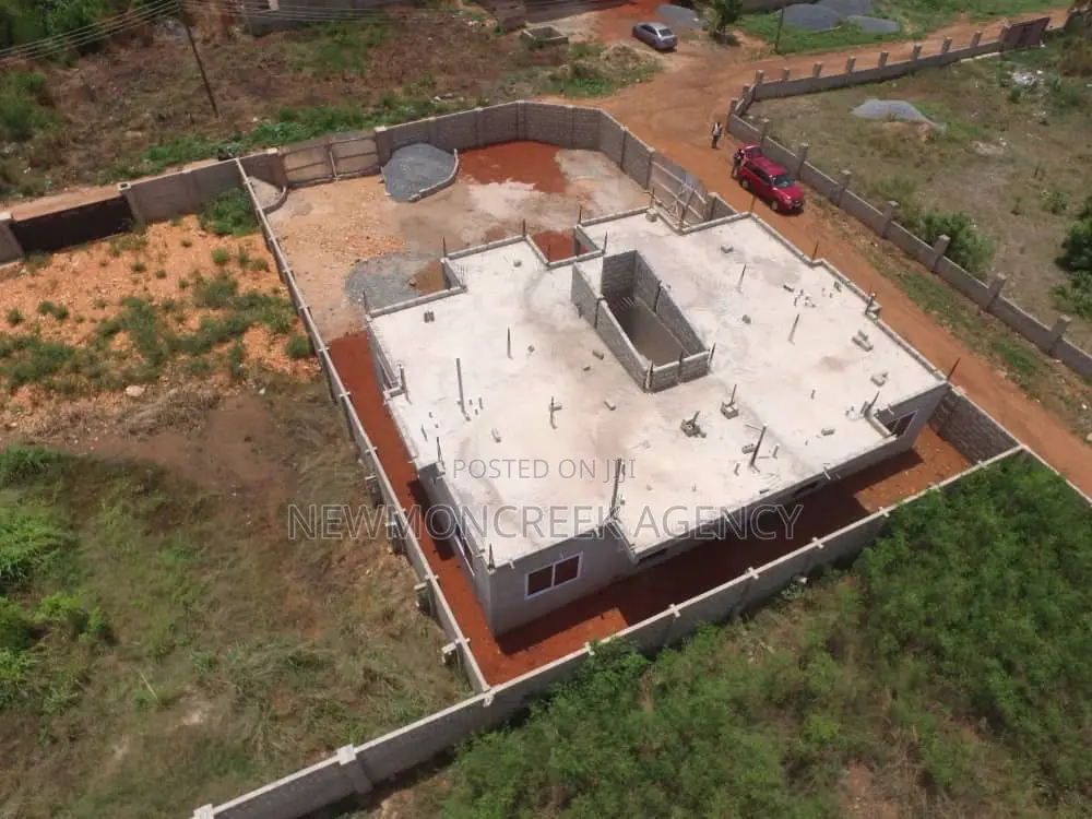 12bdrm Duplex in Amrahia,Adenta, Accra Metropolitan for sale