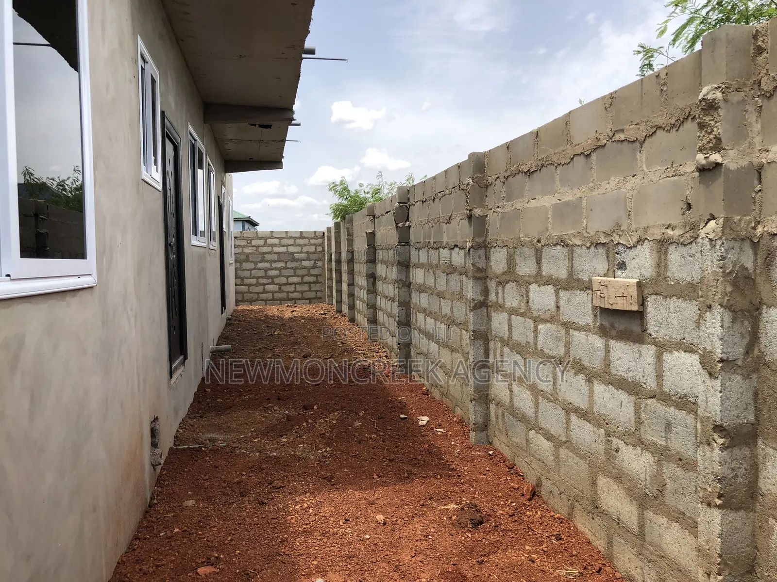 12bdrm Duplex in Amrahia,Adenta, Accra Metropolitan for sale