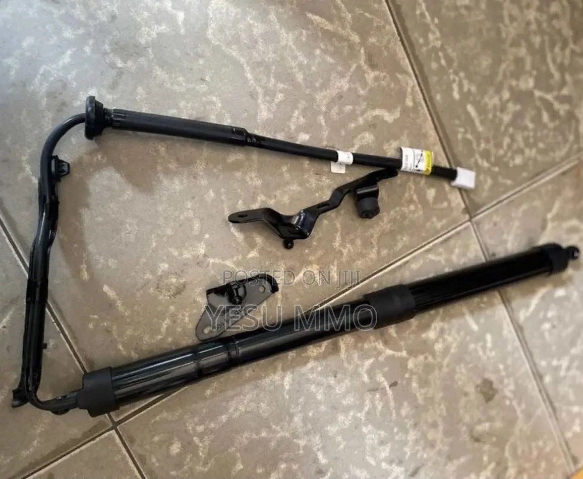 CR-V 19 Boot Shocks