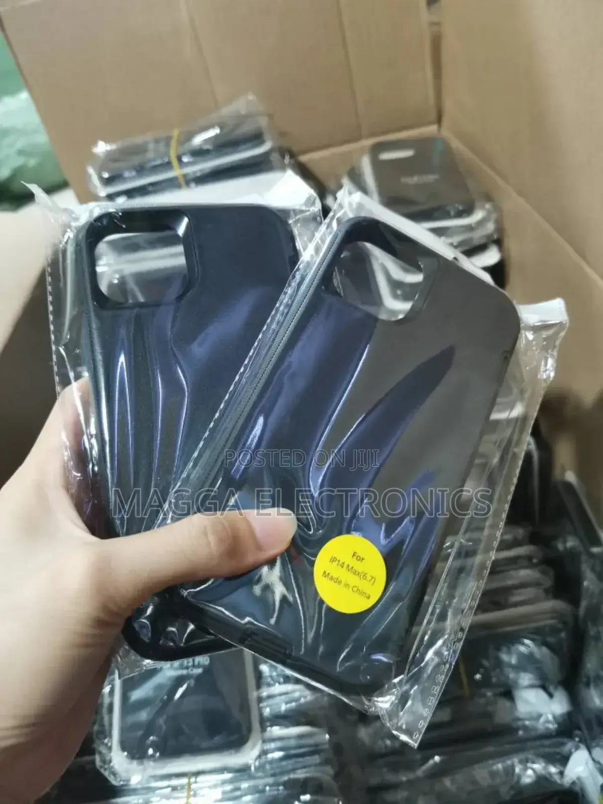 iPhone 17 , 17 Pro , 17 Promax Rugged Case