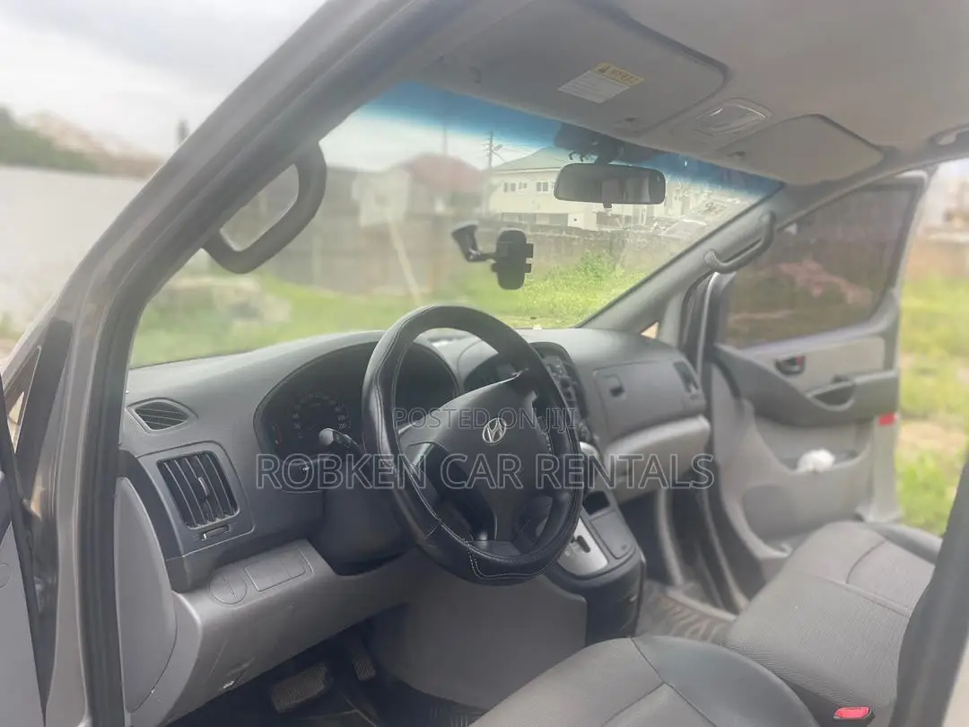 Rent a Van-Hyundai Starex