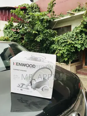 Classic Design Kenwood Bagless Electric Vacumm Cleaner.