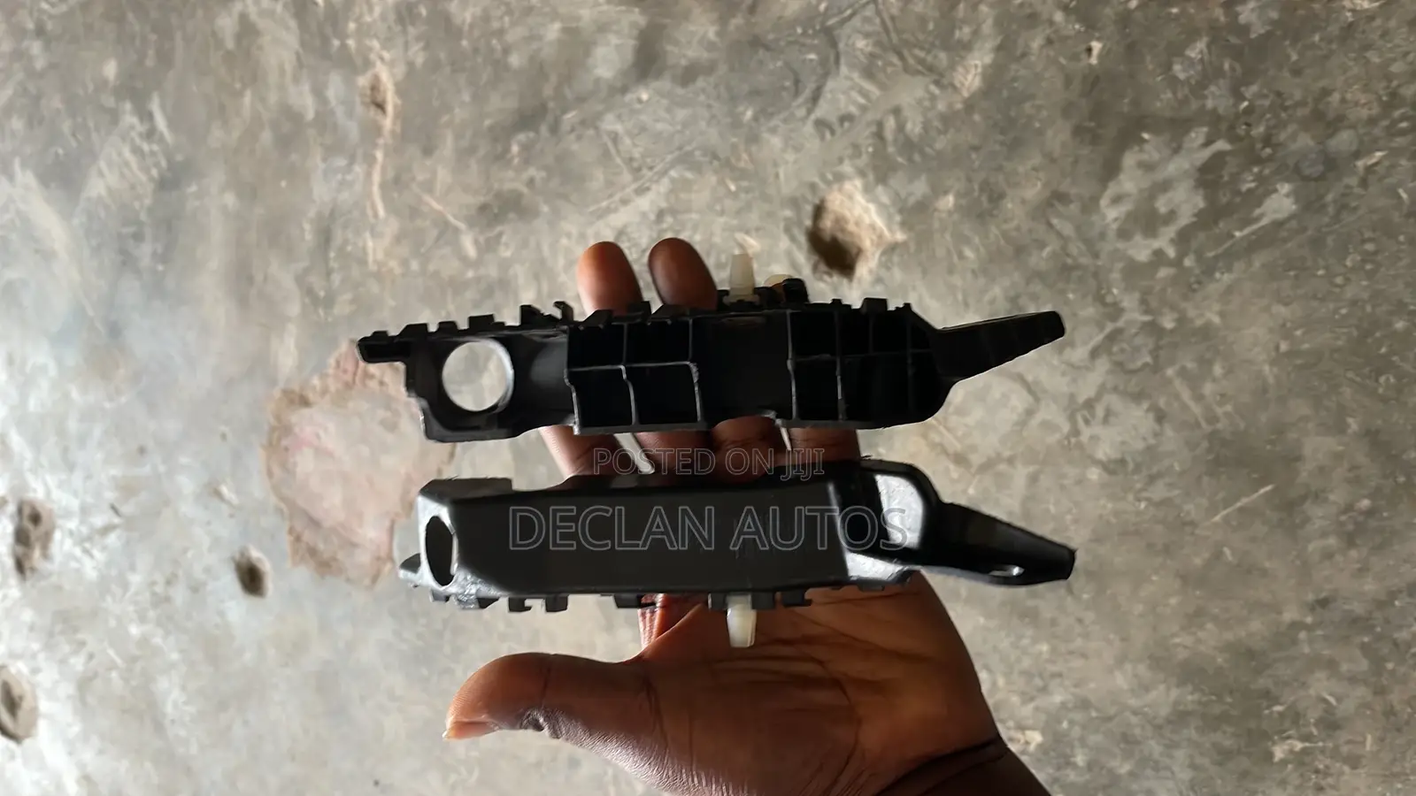 15 16 OEM Hyundai Elantra Bumper Bracket Assy
