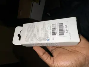 Wired Earbud Lightning Connector