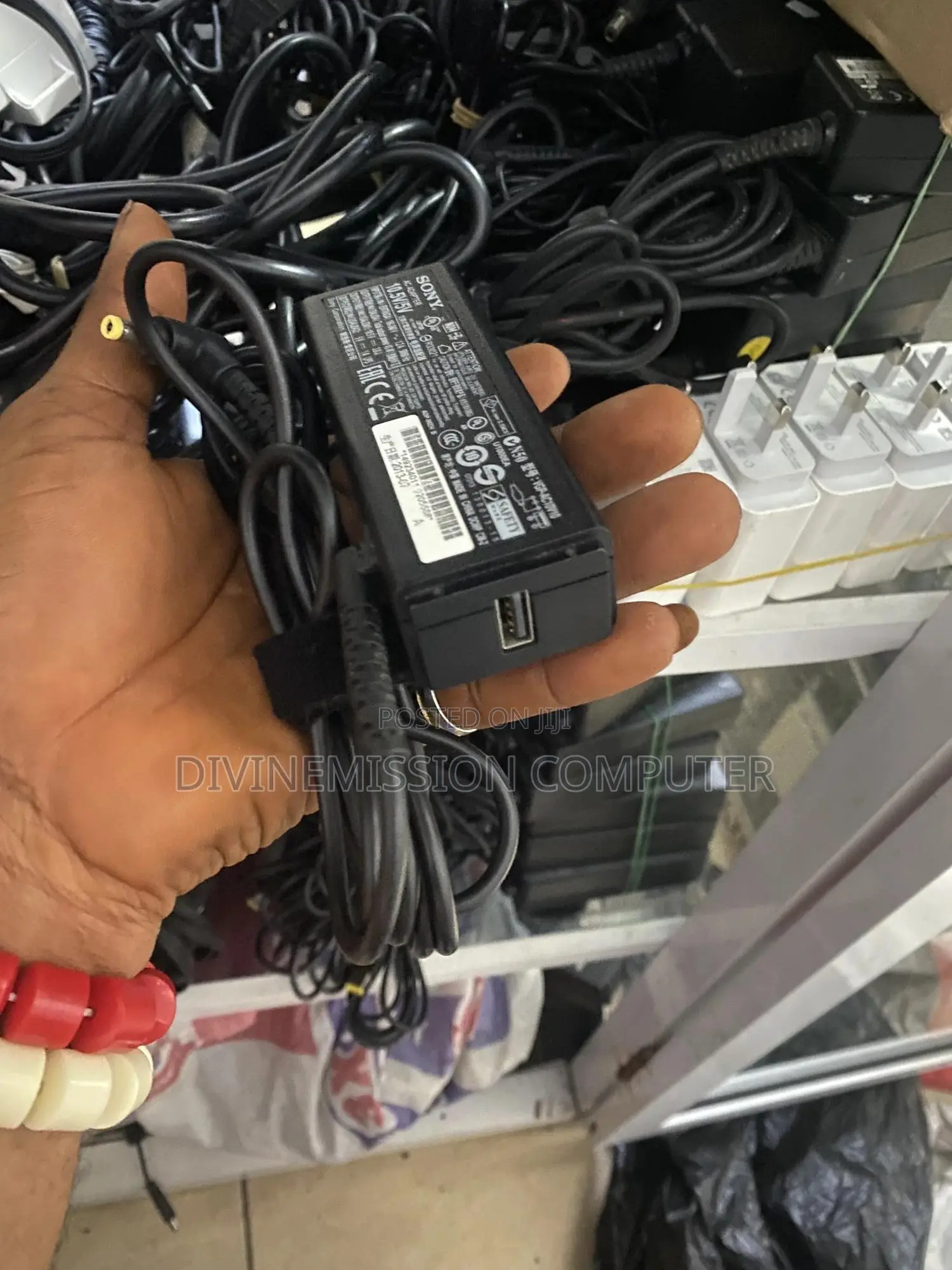 Uk Used Sony Laptop Charger 10.5v