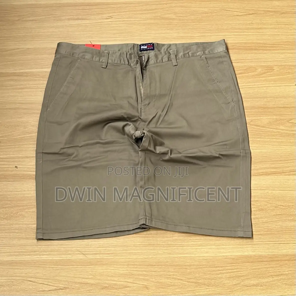 Plain Tommy Hilfiger Khaki Shorts