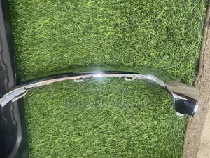 Mercedes Benz C300/C43 Bumper Lip Shining Available