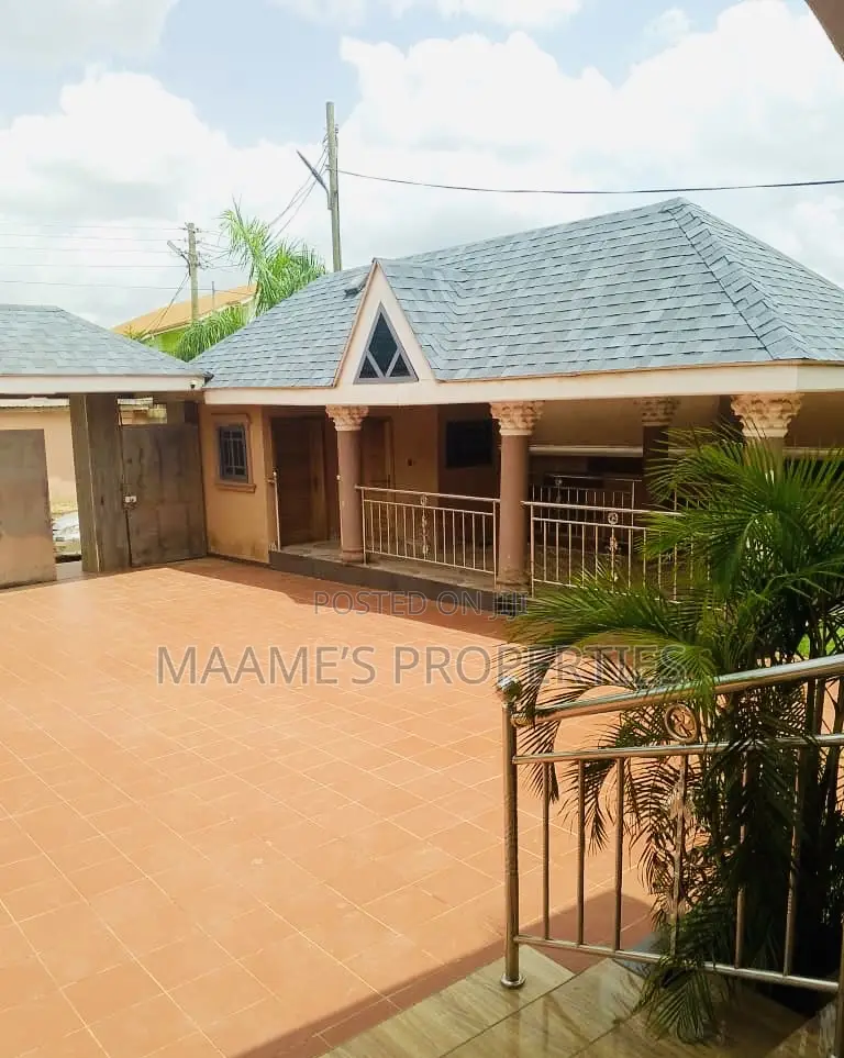 4bdrm House in Abokobi for sale