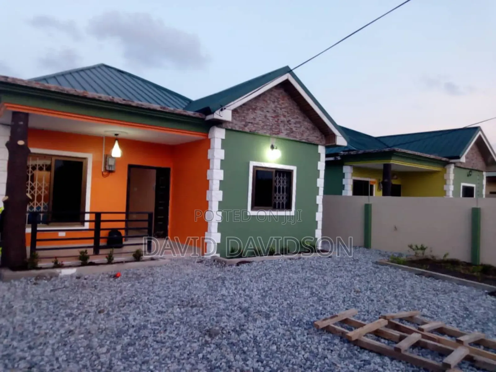 3bdrm Mansion in 3 Bedroom House, Tema Metropolitan for sale