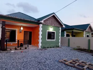 3bdrm Mansion in 3 Bedroom House, Tema Metropolitan for sale