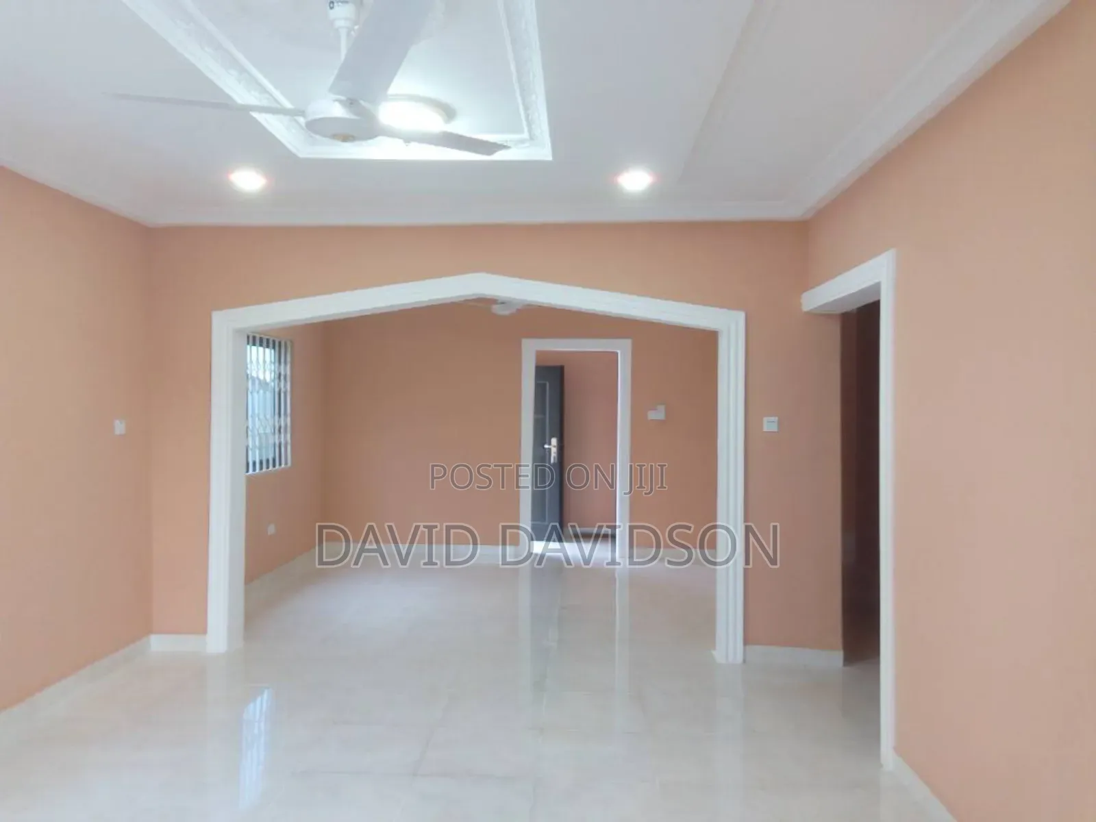 3bdrm Mansion in 3 Bedroom House, Tema Metropolitan for sale