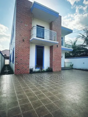 4bdrm Duplex in Dr Roko, Adenta for sale