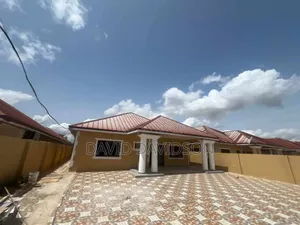 4bdrm Mansion in 4 Bedroom Self, Tema Metropolitan for rent
