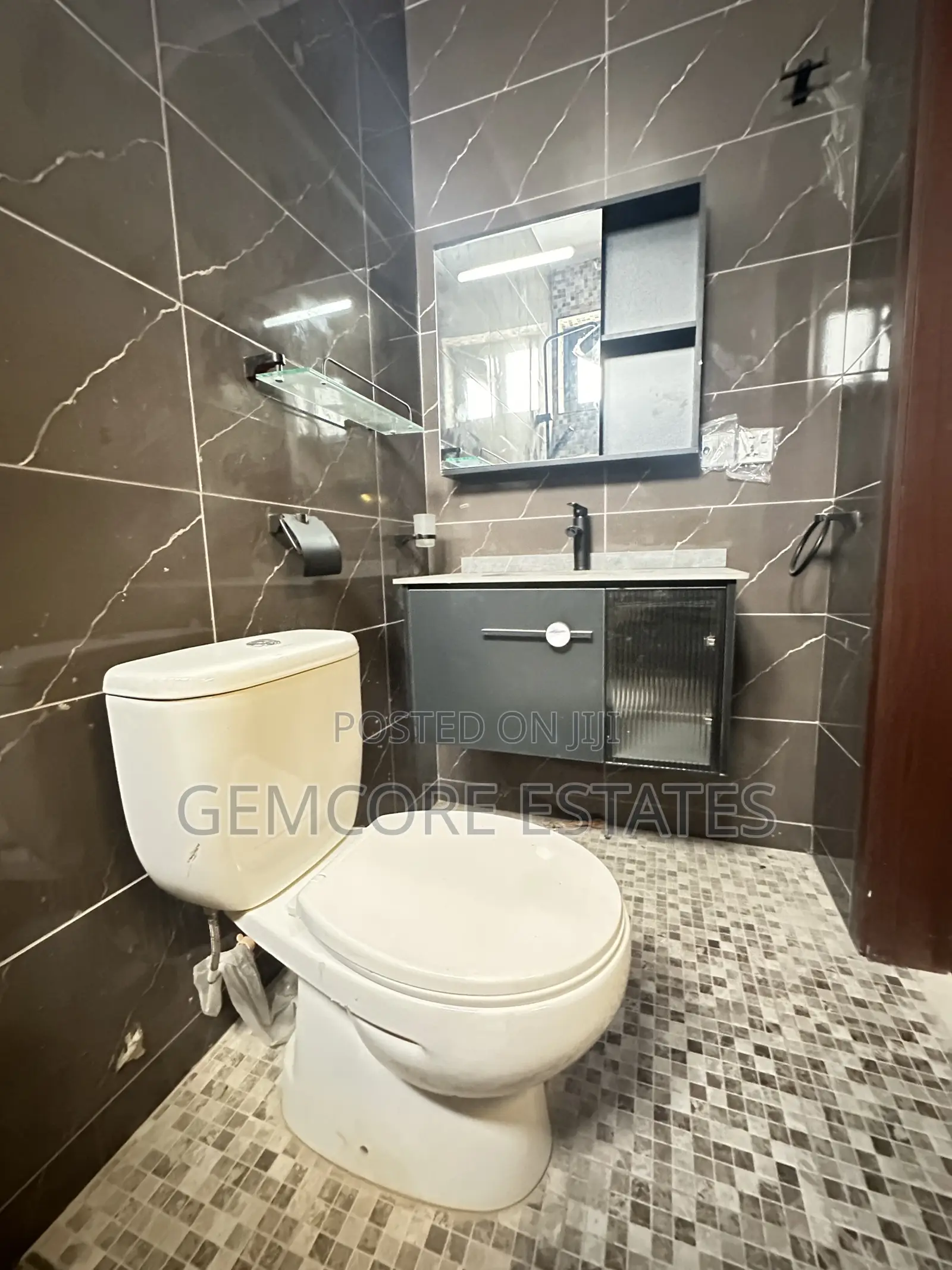 3bdrm Townhouse/Terrace in Puregem Realty, Ashaley Botwe for sale