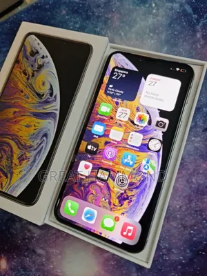 Photo - New Apple iPhone XS Max 256 GB Gold
