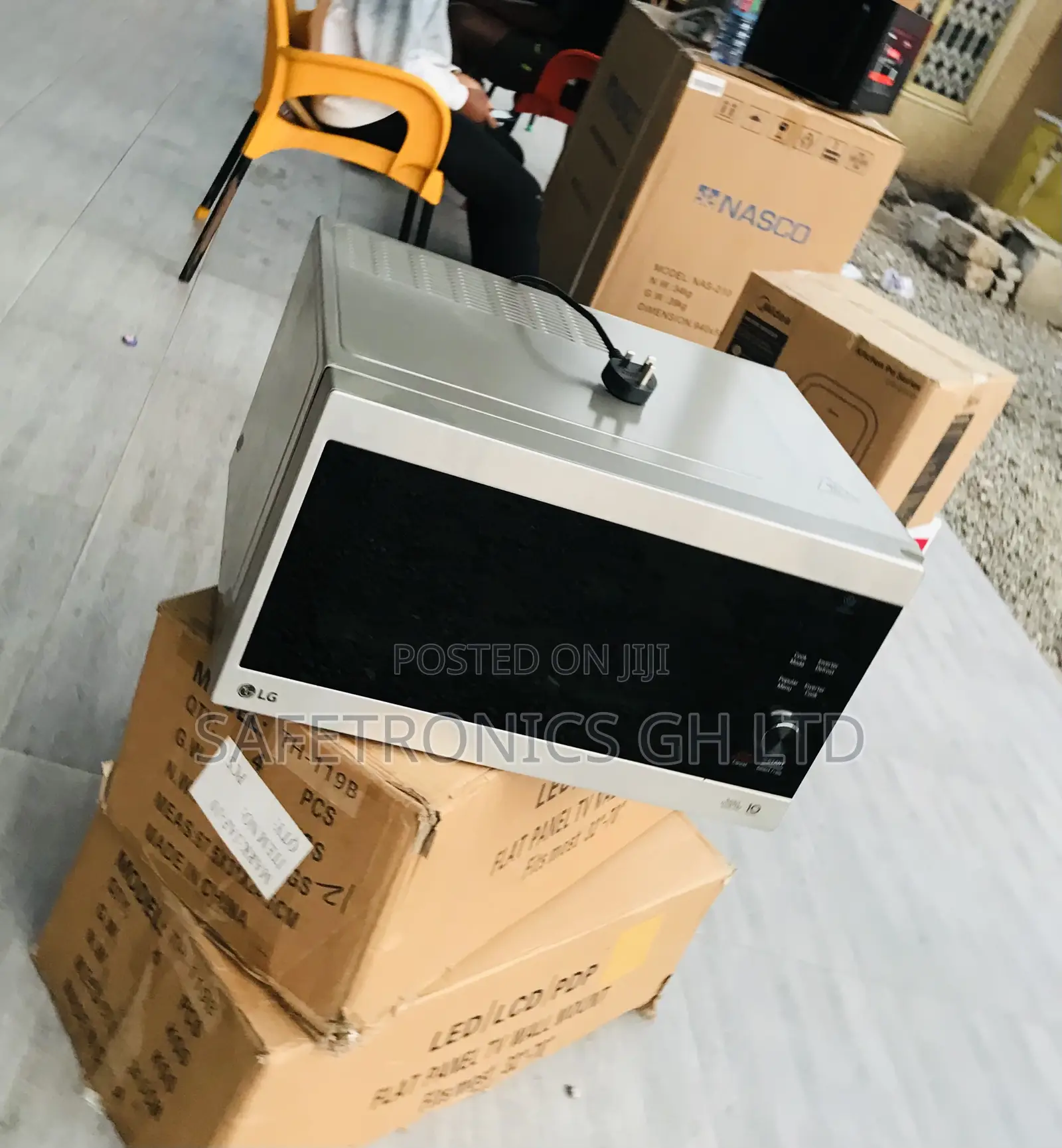 Authentic Lg 42L MH8265CIS Smart Inverter Microwave Grill.