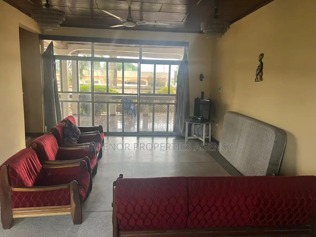 5bdrm House in Teshie-Nungua Estate, Accra Metropolitan for rent