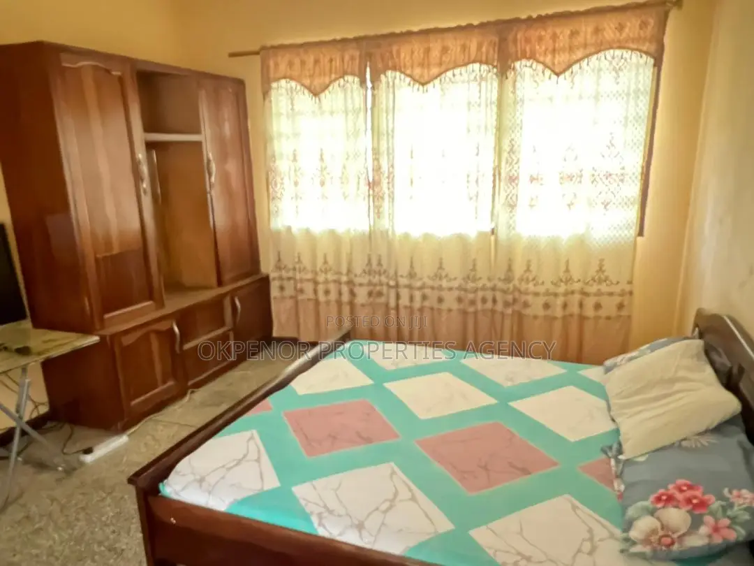 5bdrm House in Teshie-Nungua Estate, Accra Metropolitan for rent