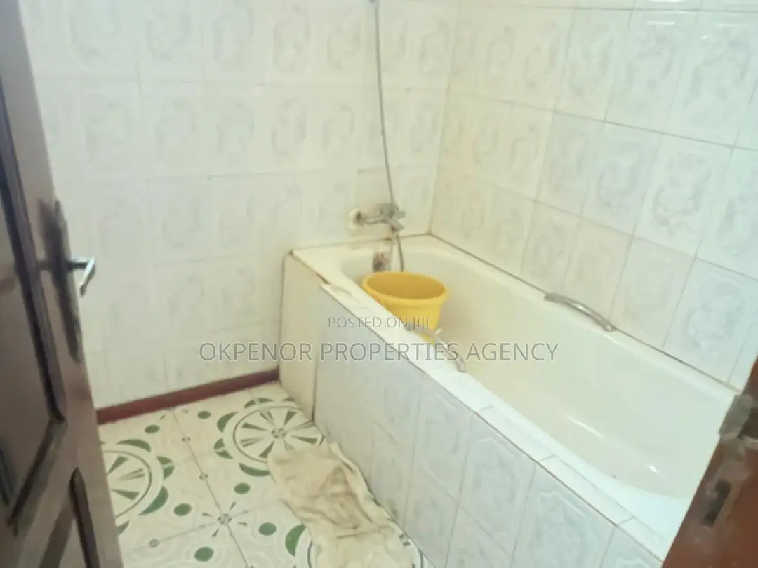 5bdrm House in Teshie-Nungua Estate, Accra Metropolitan for rent