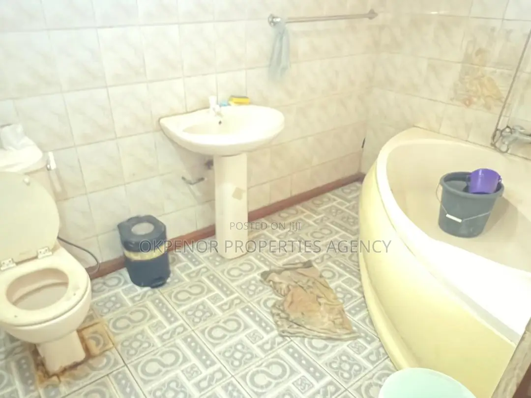 5bdrm House in Teshie-Nungua Estate, Accra Metropolitan for rent