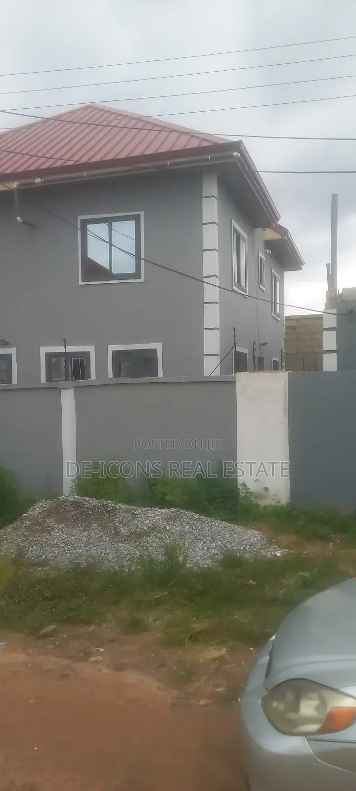 3bdrm Duplex in De-Icons Real Estate, Awutu Senya East Municipal