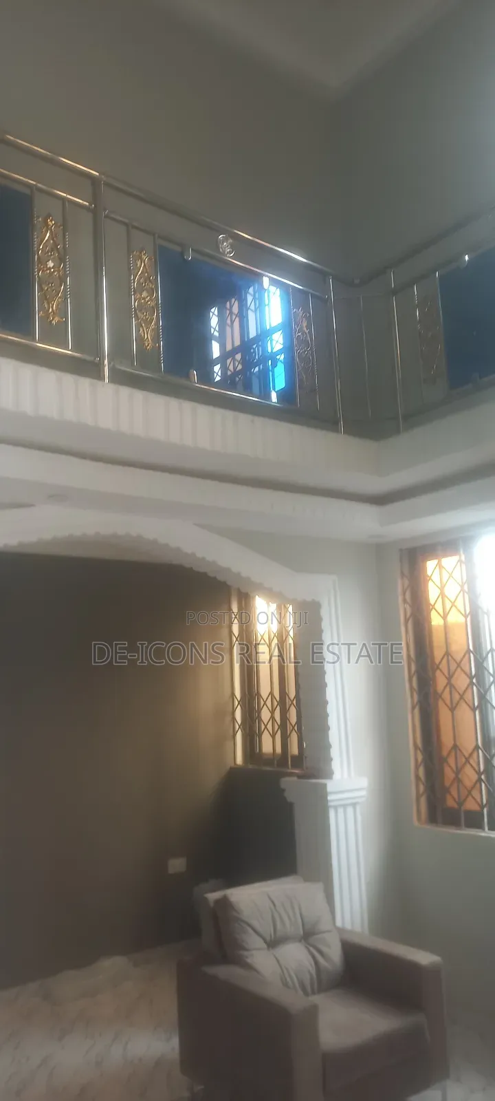 3bdrm Duplex in De-Icons Real Estate, Awutu Senya East Municipal