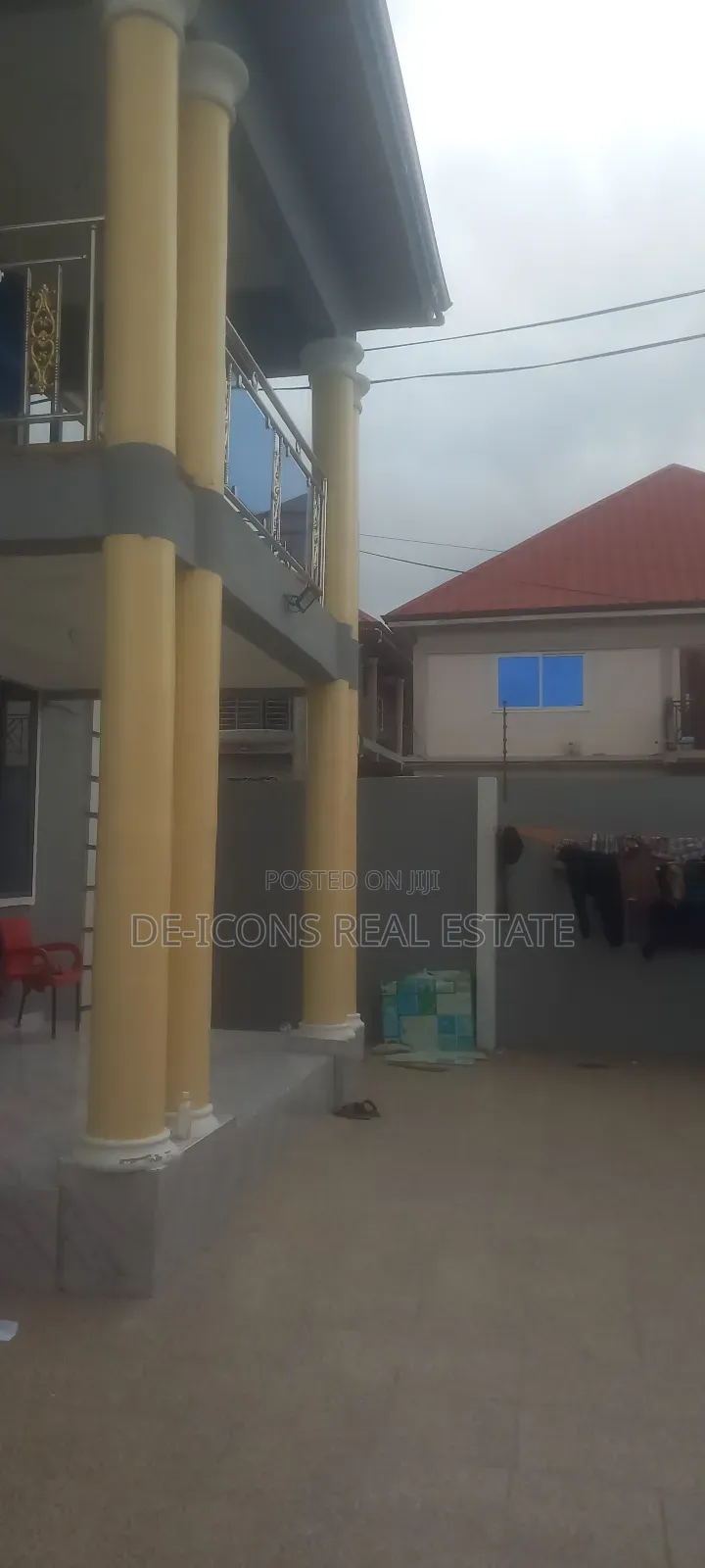 3bdrm Duplex in De-Icons Real Estate, Awutu Senya East Municipal