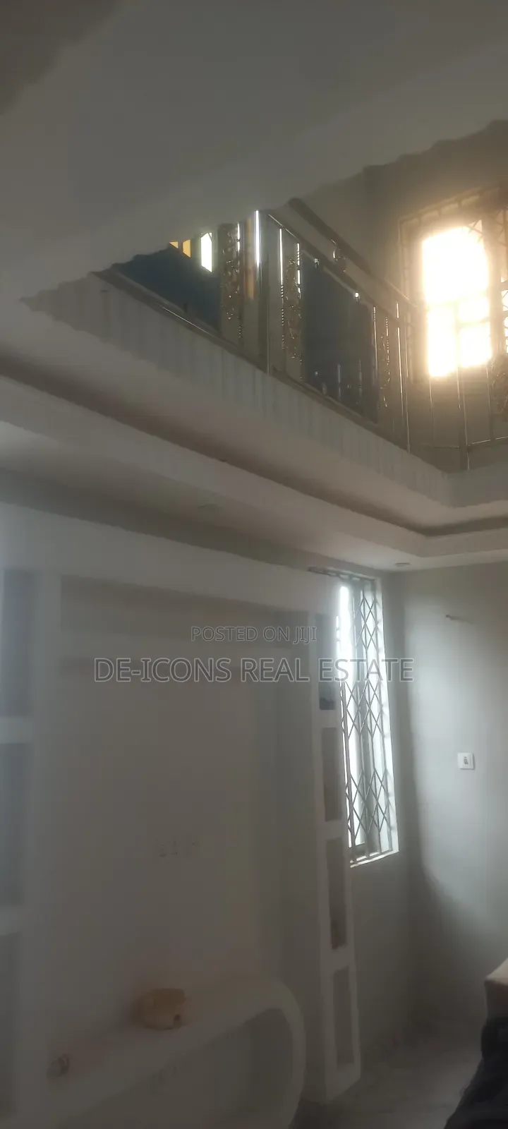 3bdrm Duplex in De-Icons Real Estate, Awutu Senya East Municipal