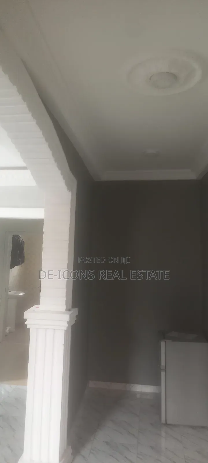 3bdrm Duplex in De-Icons Real Estate, Awutu Senya East Municipal