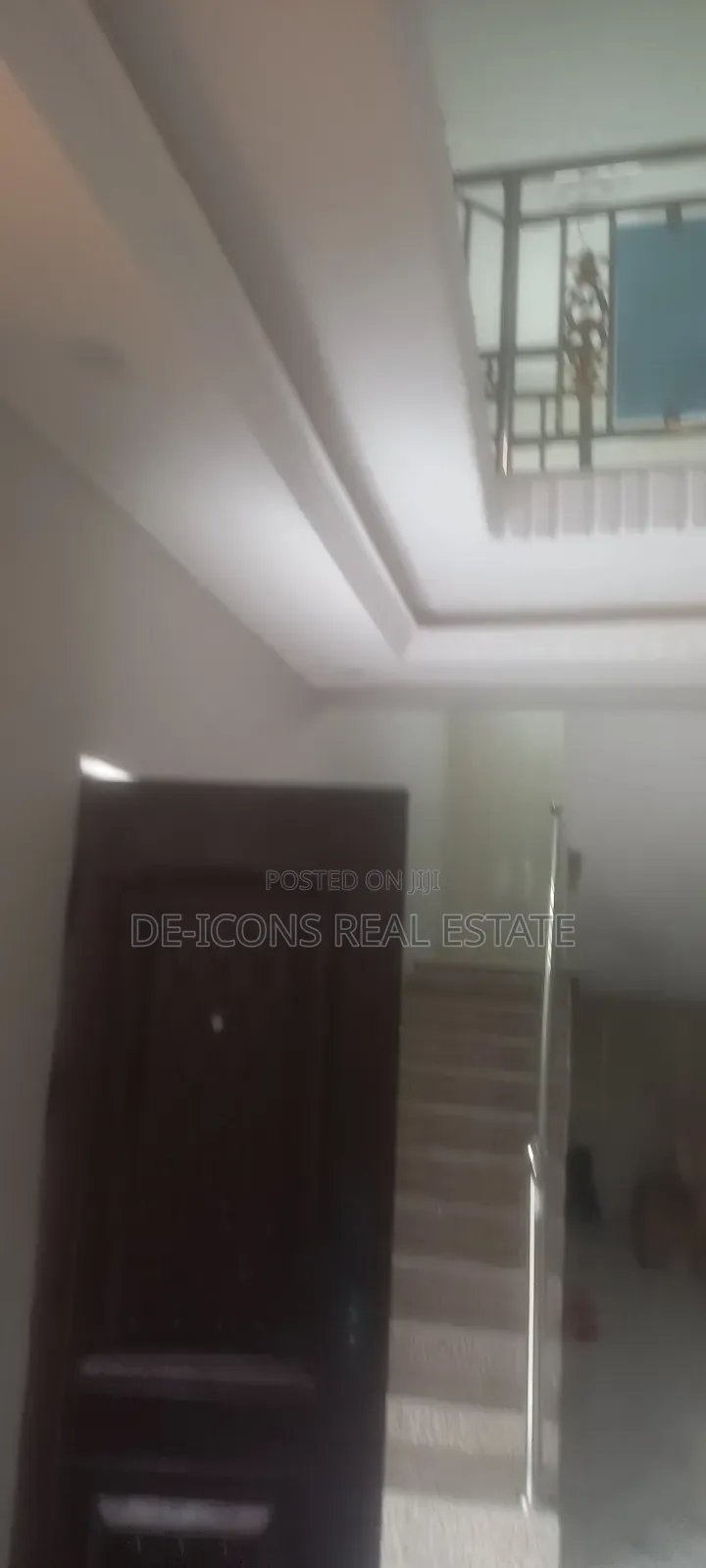 3bdrm Duplex in De-Icons Real Estate, Awutu Senya East Municipal