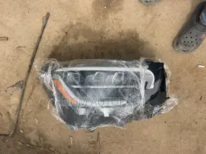 Mercedes Benz GLC 300 Headlight With Booster Charger