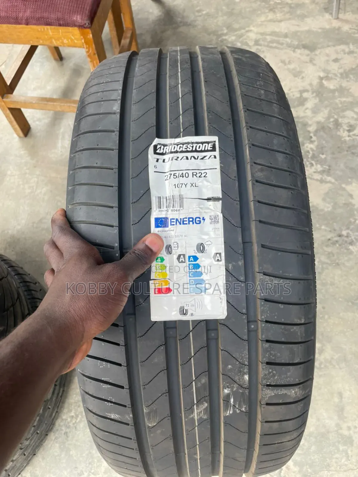 Original Bridgestone 275/40r22 Tyre Available
