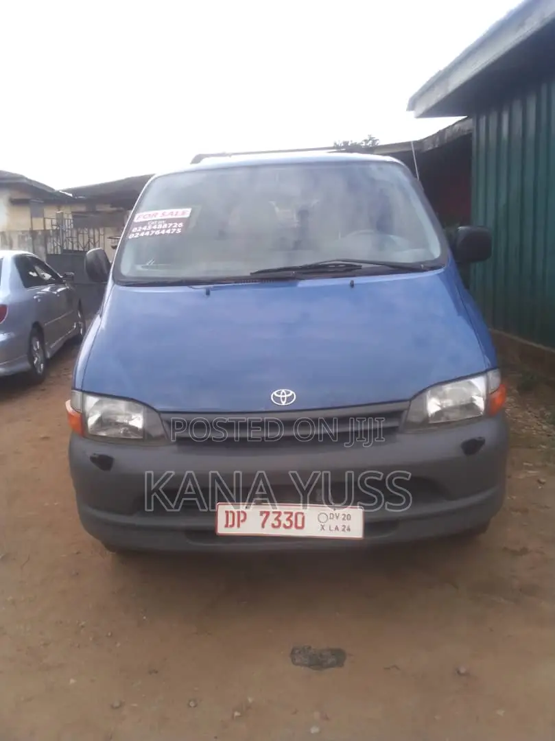 Toyota HiAce 2001 Blue