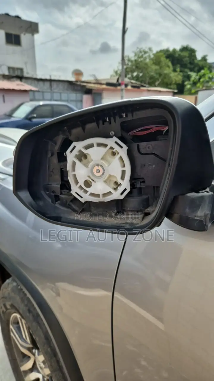 Toyota Fortuner 2012-2018 Mirror Glass