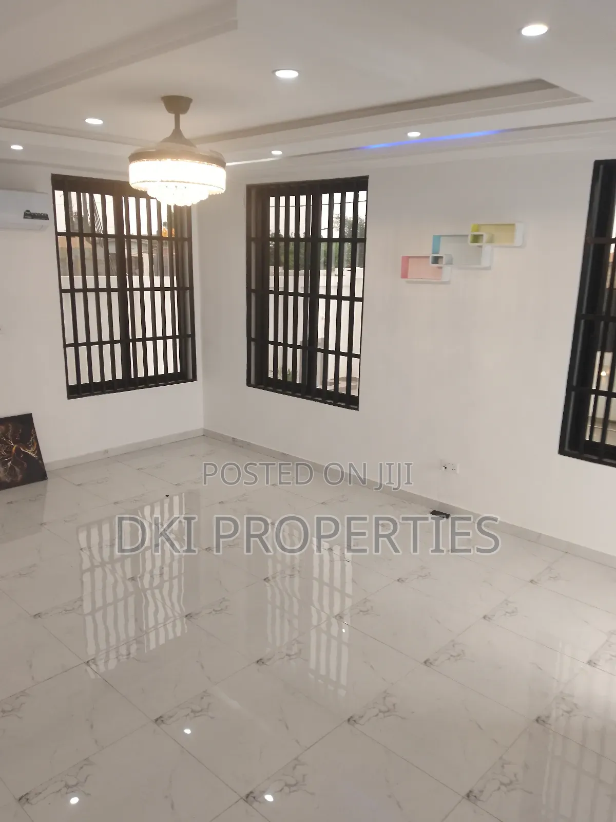3bdrm House in Dki Properties, Adenta for sale