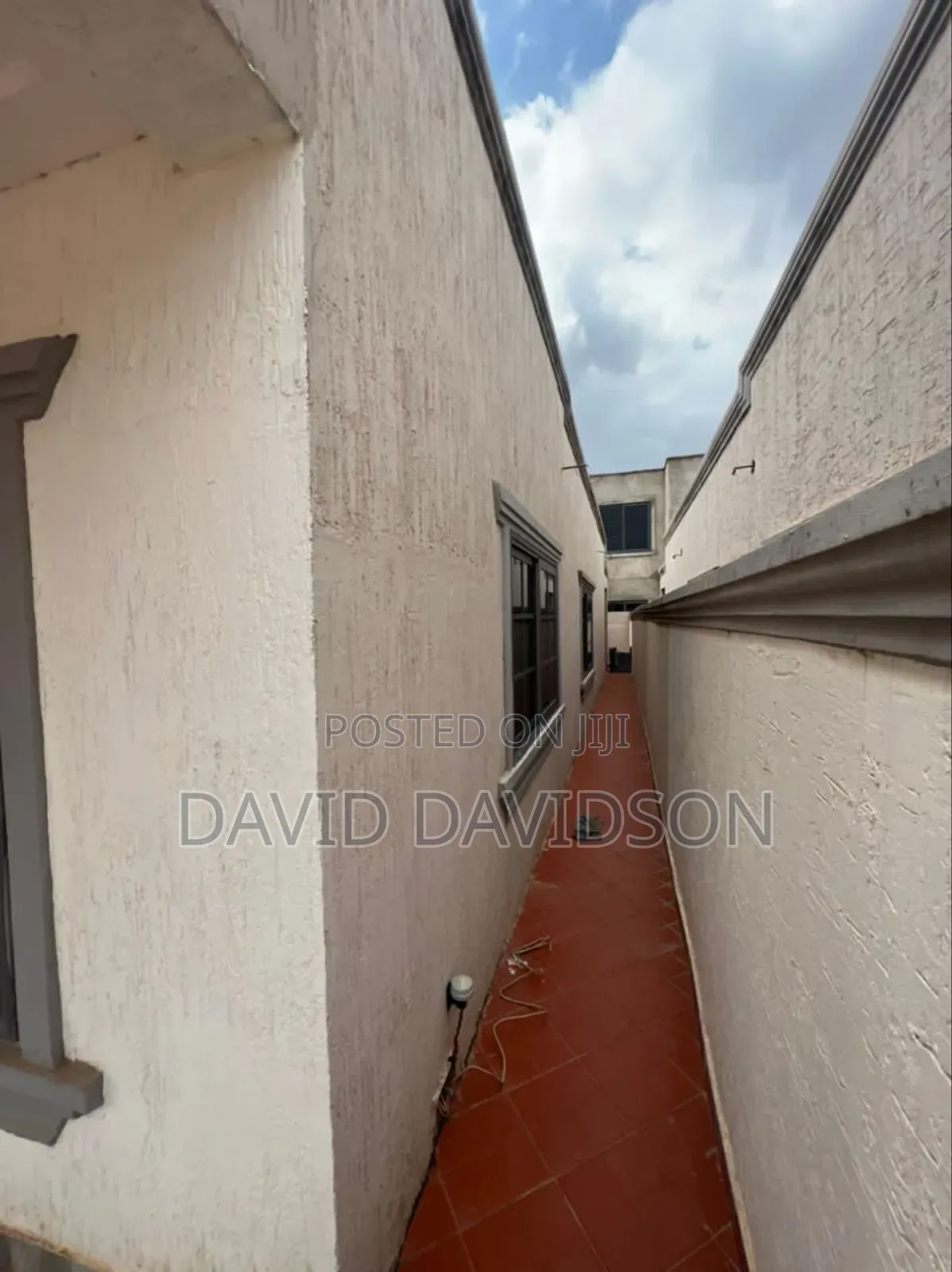 3bdrm House in 3 Bedroom House, Tema Metropolitan for sale