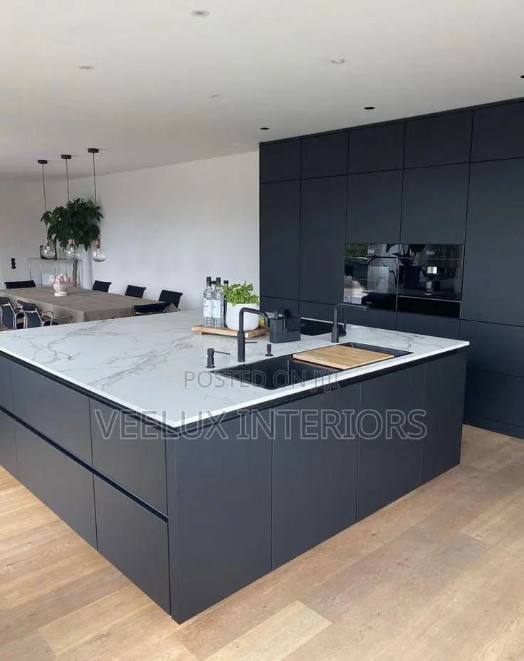 Kitchen Cabinets With Soft-Close Drawers Maximize Storage