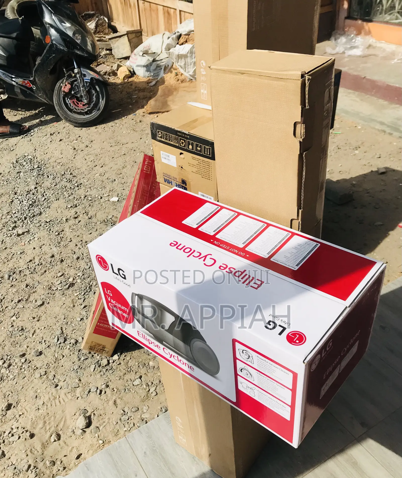Uniquely Designed LG VC5420NNTR Electric Vacumm Cleaner.